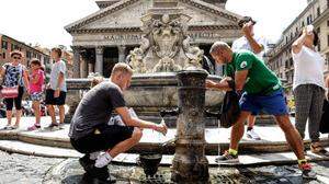 Wie lange wird es noch Wasser im Brunnen vor dem Pantheon in Rom geben?