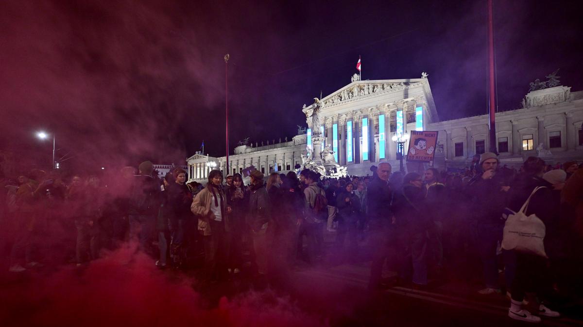 Anfang Oktober war von anderer Seite in Wien gegen eine mögliche Regierungsbeteiligung der FPÖ demonstriert worden. 