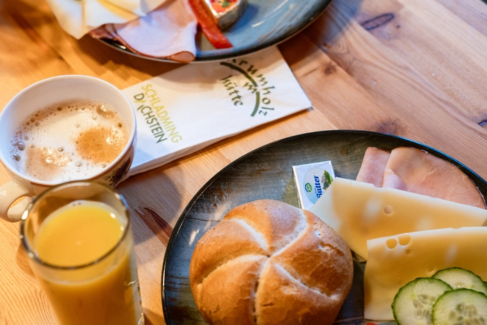 Beim Frühstück wird sich die nötige Stärkung für den restlichen Tag geholt