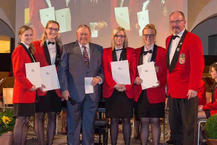 Anja Egger, Ursula Kabusch, Helmut Mayerl, Michaela Michelitsch, Justine Wakonig und Roland Palle.