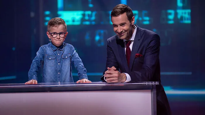 "Klein gegen Groß" mit Jörg Pilawa: Nico (8) erkennt Hauptstädte an ihren Koordinaten