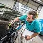 Alfred Kömetter ist gerichtlich beeideter KFZ-Sachverständiger und begutachtet derzeit zehn bis 15 Autos pro Tag