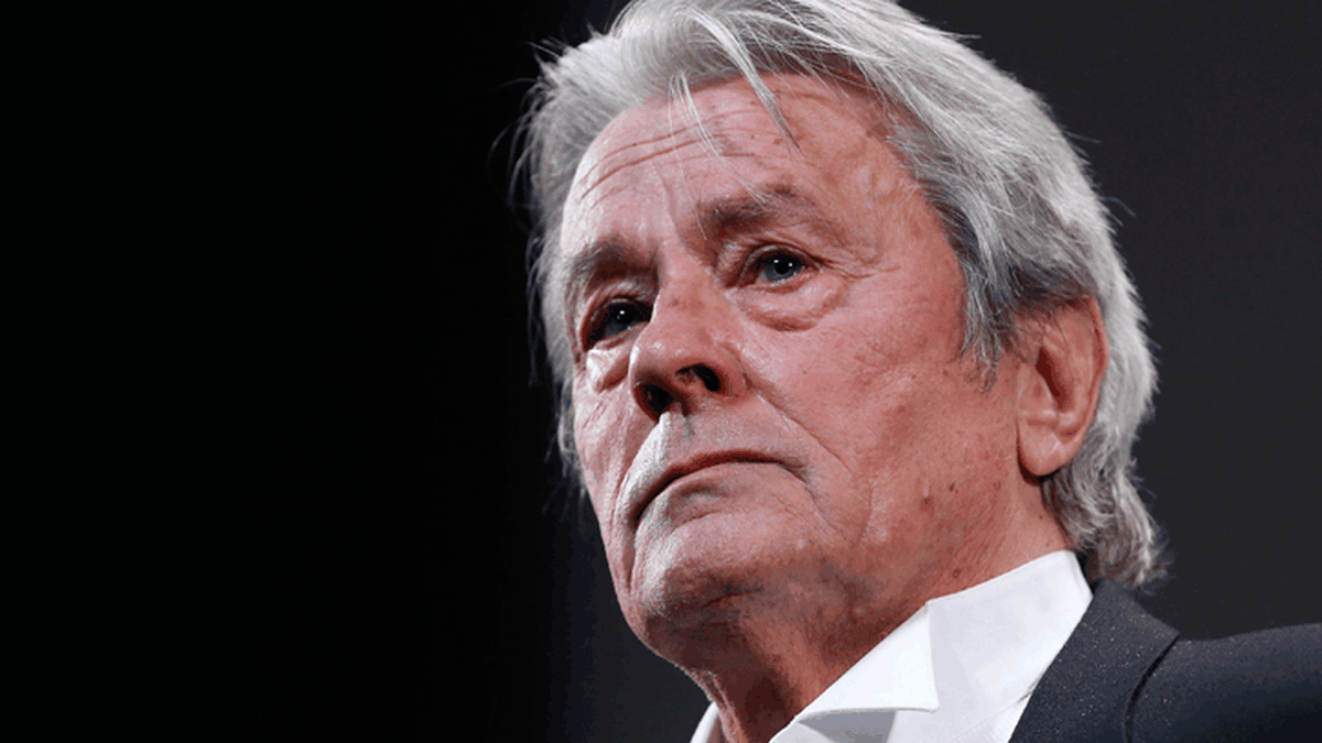 Problem mit Gesichtsnerven : Alain Delon am Gesicht operiert