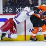 Michael Raffl (rechts) kassierte mit Philadelphia eine Niederlage