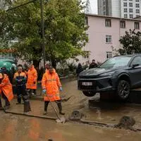 Viele Autos wurden von den Wassermassen weggerissen