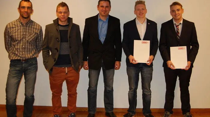 Oliver Winkler, Florian Oberhueber, Hannes Rauter gratulierten Lukas Prautsch und Damian Gröfler zum ausgezeichnetem Erfolg