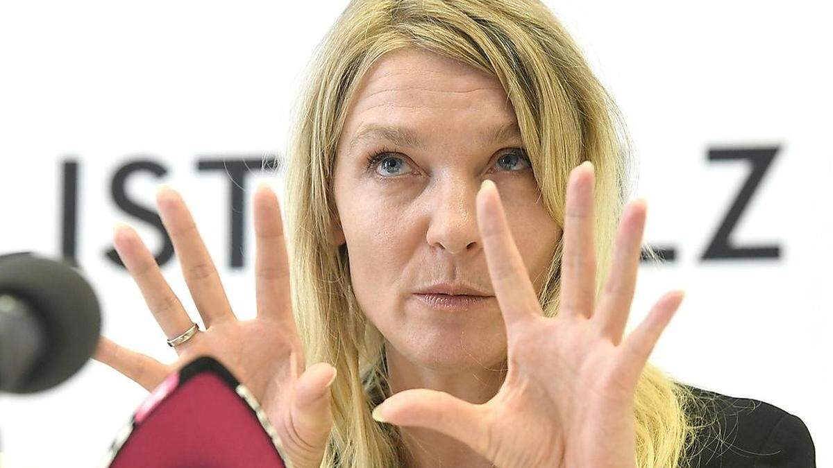 Maria Stern: &quot;Gewalt gegen Frauen ist kein Passproblem&quot;