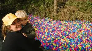 7200 Plastikenten bevölkerten den Entschendorfbach vergangenen Samstag in St. Margarethen an der Raab