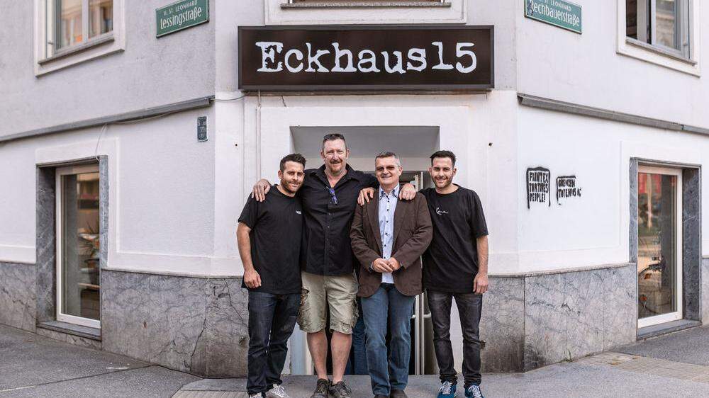 Die neue Crew vom Eckhaus15:  David Biggins und Gary Round, flankiert von den Brüdern Lukas und Florian Turek