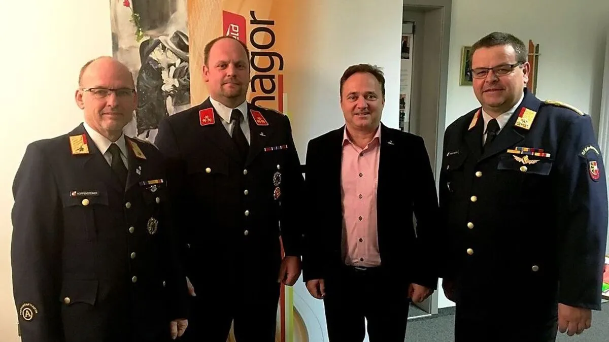 Abschnittsfeuerwehrkommandant Robert Koppensteiner, Bernhard Tscheließnig, Bürgermeister Siegfried Ronacher, Herbert Zimmermann 	