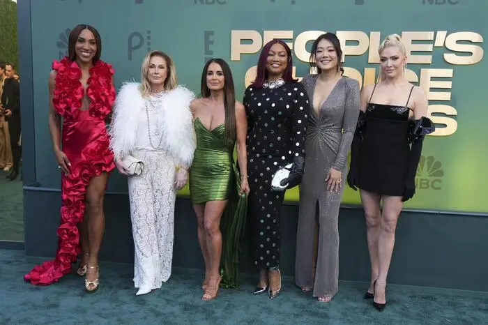 Annemarie Wiley, von links, Kathy Hilton, Kyle Richards, Garcelle Beauvais, Crystal Kung Minkoff und Erika Jayne