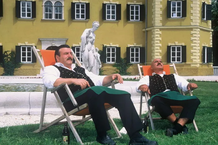 Retzer im "Schloss am Wörthersee" mit Adi Peichl als Josip und Malek