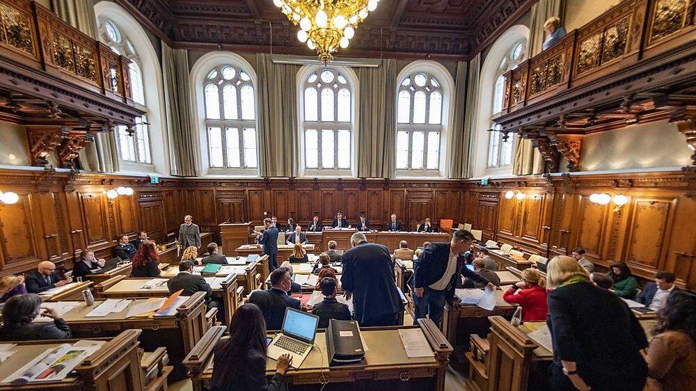 Die Opposition im Grazer Gemeinderat will jetzt Transparenz für alle Beraterverträge im Haus Graz 