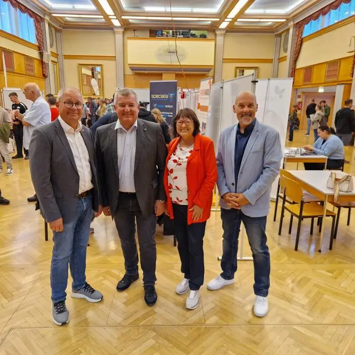Bürgermeister Bernd Osprian, Franz Hansbauer (AMS), Stadträtin Christine Hemmer, Roger Vogel (AMS)
