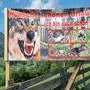 "Wünsche schönen Urlaub ... ich bin auch schon hier", ist auf dem Plakat zu lesen. Bilder von mehreren gerissenen Tieren und ein zähnefletschender Wolf sind ebenfalls zu sehen 