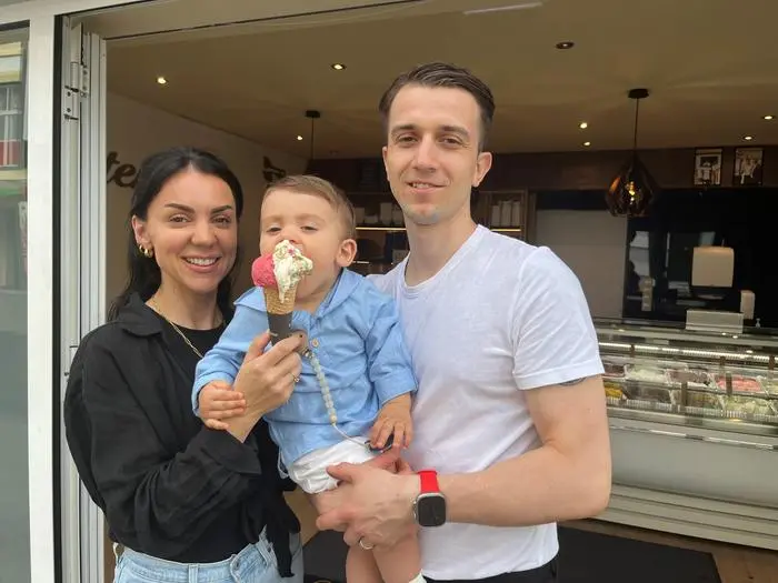 Hava und Arton Ismaili, Gelateria Reina