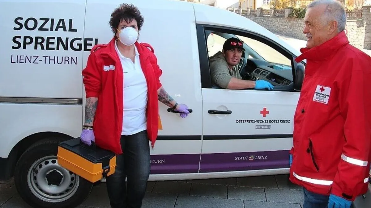 Der Service "Essen auf Rädern" wurde trotz Corona aufrechterhalten und konnte zusätzliche Unterstützung durch Freiwillige von Team-Österreich erfahren