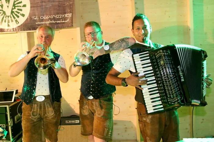 Auch die Musik stimmte. Mit der Gruppe „VolxKrocha“ (Foto) konnte eine Top-Band aus Oberkärnten gewonnen werden. 