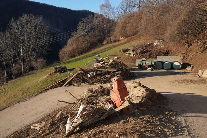 Im Frühling starten wieder die Aufräum- und Aufbauarbeiten, dabei können die Landwirte auf Nachbarschaftshilfe zählen.