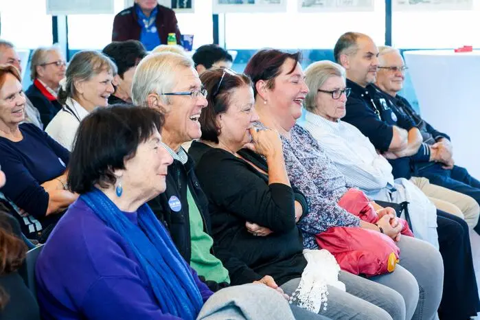 Den Geschichten aus seinem vielseitigen Schaffen lauschten die Besucher gerne
