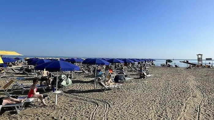 Ein Strand am Meer | Das tödliche Unglück in Grado erschüttert die gesamte Region (Symbolfoto) 