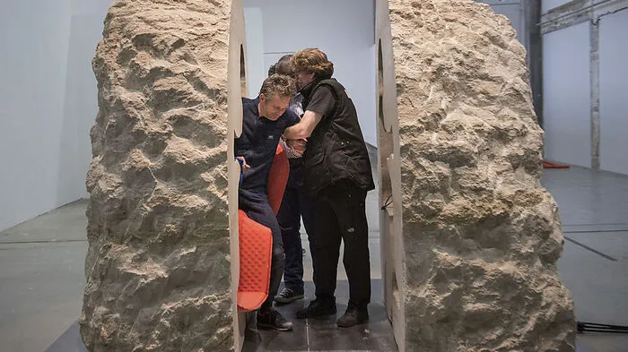 Abraham Poincheval wird aus seinem Felsengefängnis befreit