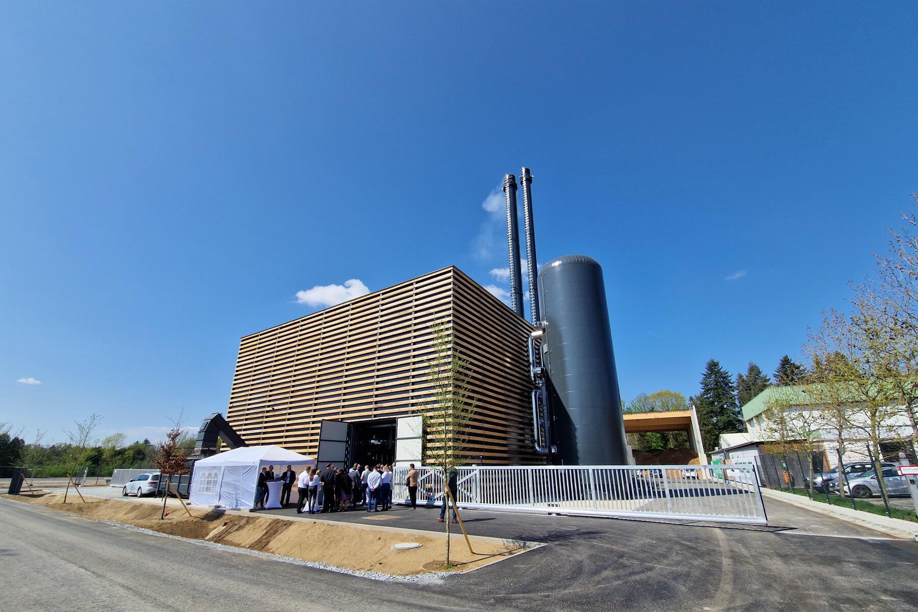 Neues Biomasse-Heizwerk: AMS Osram setzt auf erneuerbare Energie