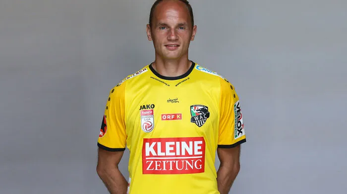Alexander Kofler, geboren am 6. November 1986 Vereine als Profi: ATUS Velden, SC Landskron, ASKÖ Fürnitz, SAK Klagenfurt, A. Lustenau, WAC Spiele für WAC (vor der Saison): 93