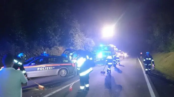 Eine 62-Jährige war in der Nacht auf Dienstag mit ihrem Auto auf der Turracher Bundesstraße (B95) in Richtung Feldkirchen unterwegs.