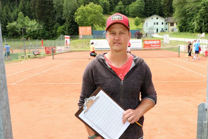 Der Turnierleiter Daniel Kräuter konnte sich über 16 TelnehmerInnen freuen!