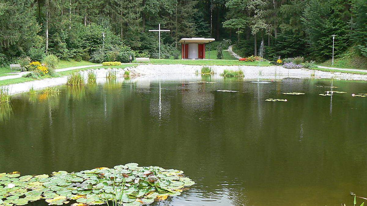 Das Betreten Wege rund um den Dechantteich und im angrenzenden Dechantwald ist derzeit behördlich verboten