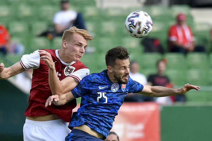 Philipp Lienhart 3 Spielte unauffällig, was für einen Innenverteidiger selten eine schlechte Eigenschaft ist. Überließ den Spielaufbau aber meist seinen Kollegen Martin Hinteregger oder David Alaba. 