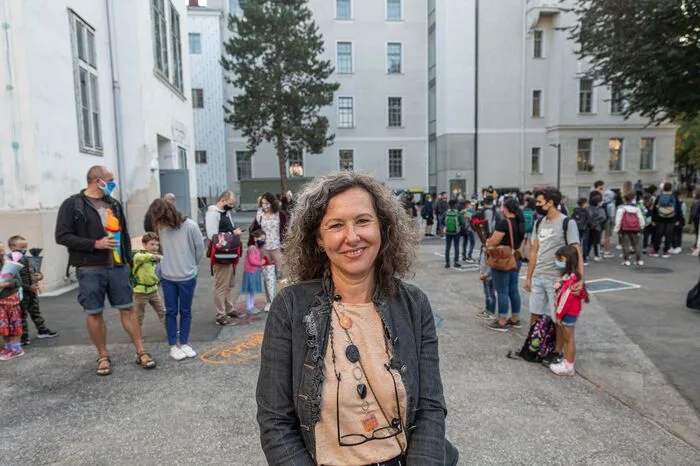 Die Schulleiterin Karoline Mecenovic-Wolf