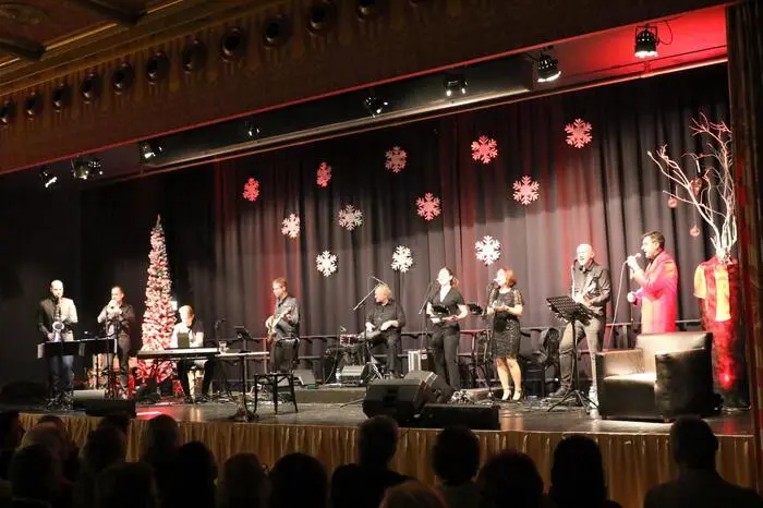 Für den musikalischen Aufputz sorgten „ARGE Töne“ (Herbert und Heidi Brandstätter, Maxi und Chrissi Rukavina, Gernot Pansi, Tobias Pustelnik, Berndt Ewiger, Andres Klimbacher). 