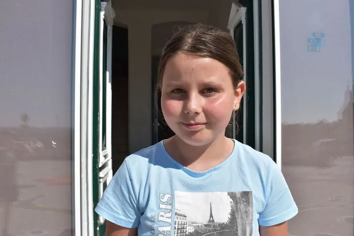 Jana, 3. Klasse Volksschule St. Johann bei Herberstein: „Das Schuljahr war toll und hat mir gut gefallen. Als Klasse haben wir sehr viele Ausflüge gemacht: Wir waren zum Beispiel in der Tierwelt Herberstein oder in Hartberg unterwegs. Mir hat das alles viel Spaß gemacht. Über mein Zeugnis freue ich mich sehr, da ich in diesem Jahr nur Einser habe. In den Ferien werde ich mit meiner Familie für eine Woche nach Kroatien fahren. Später im August fliegen wir dann auch noch nach London, worauf ich mich schon freue. Zu Hause werde ich sicher jeden Tag ins Freibad gehen und viel Eis essen.“