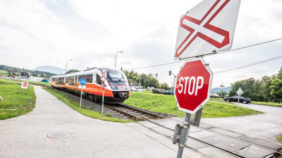 Die Bahnstrecke zwischen Bierbaum und Grafendorf  wird über Nacht gesperrt