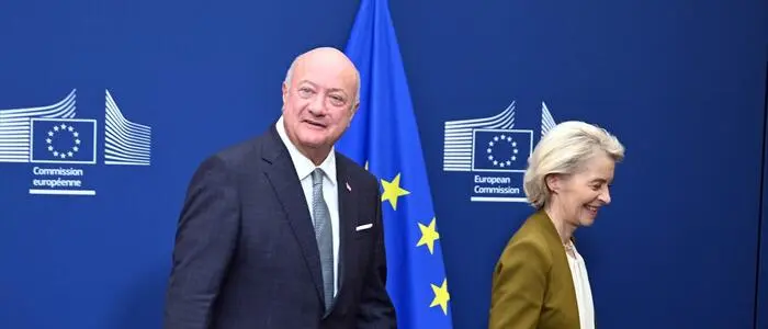 Mir nach, lieber Kanzler? Christian Stocker mit EU-Kommissionspräsidentin Ursula von der Leyen