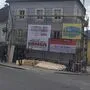 In dieses Baugerüst raste der Alkolenker