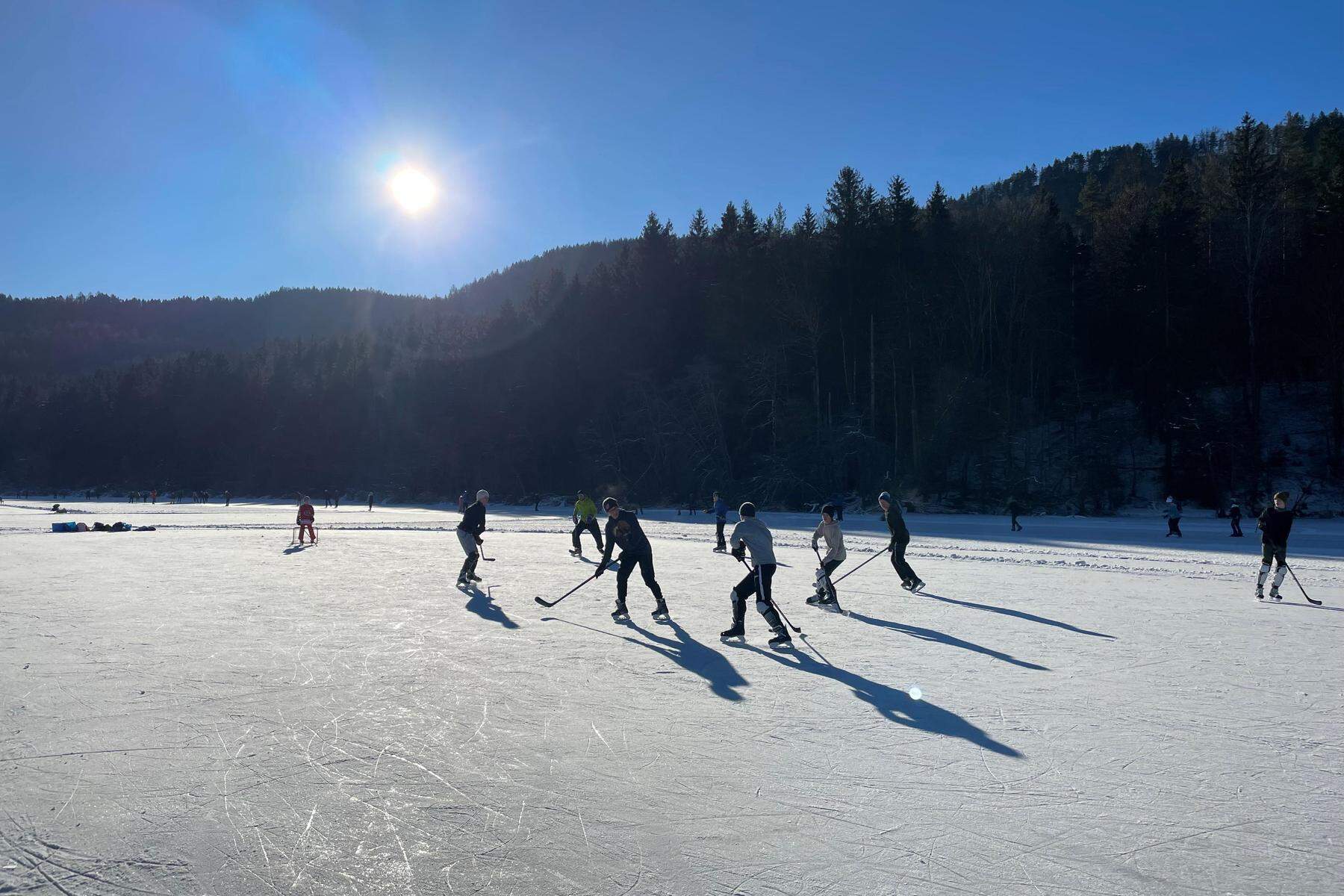 Kärnten | Hoch bringt Eislaufverein ins Schwitzen: Bleiben Seen freigegeben?