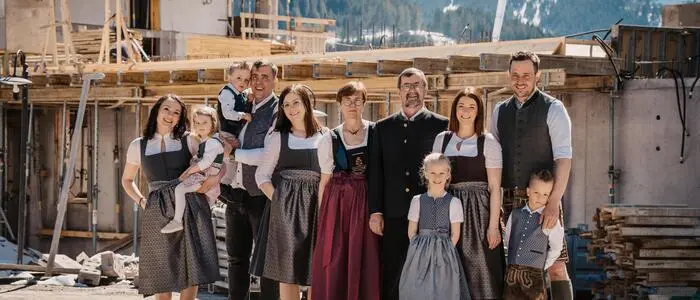 Familie Reiter auf der Hotelbaustelle
