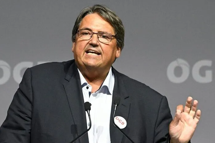 "Wir haben bei der ÖVP schon einmal gesehen, dass jemand eine Umfrage in Auftrag gegeben hat, um danach die Macht zu übernehmen." - SPÖ-Gewerkschafter Josef Muchitsch, will verhindern, dass der burgenländische Landeshauptmann Hans Peter Doskozil (SPÖ) den türkisen Ex-Kanzler Sebastian Kurz nachahmen kann.