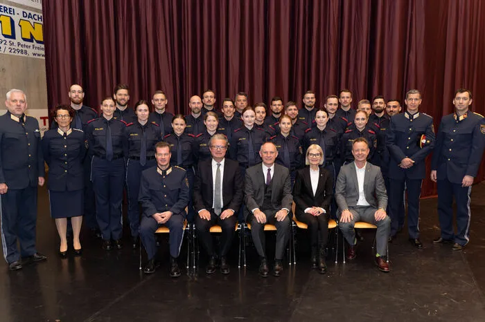 Die frischgebackenen Polizeibediensteten schlossen ihre Grundausbildung im Bildungszentrum Graz der Sicherheitsakademie des Innenministeriums ab und werden künftig für die Sicherheit der Menschen in der Steiermark sorgen.