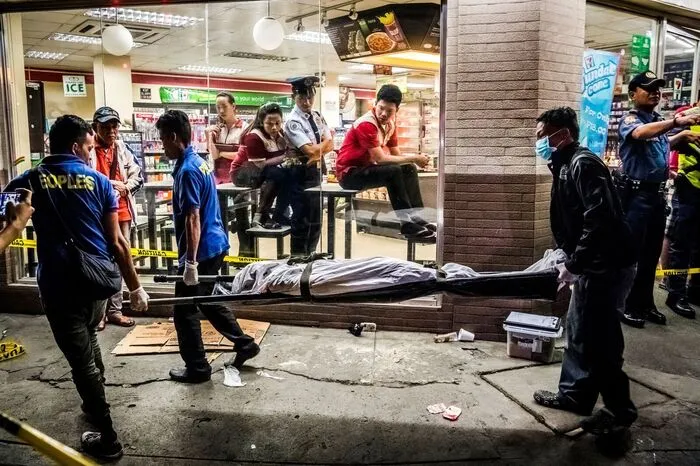 1. Preis General News Stories: Daniel Berehulak dokumentierte für die "New York Times" im philippinischen Manila den beinharten Anti-Drogen-Kampf von Präsident Duterte. Mendoza Alon-Alon wurde vor einem Supermarkt erschossen.