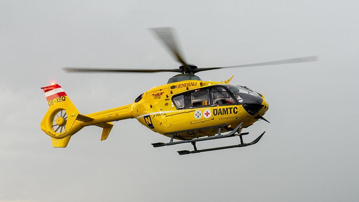 Der Verletzte musste mit dem Hubschrauber ins Krankenhaus geflogen werden (Symbolfoto)