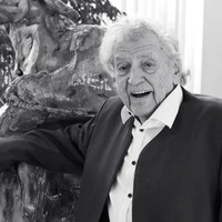 Jos Pirkner in seinem Atelier in Tristach