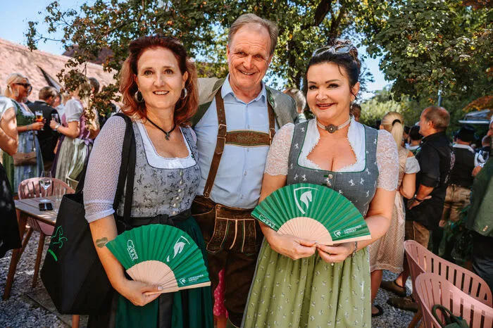 Erlebnisregion Graz-Geschäftsführerin Susanne Haubenhofer, Landtagsabgeordneter Erwin Dirnberger und Partnerin