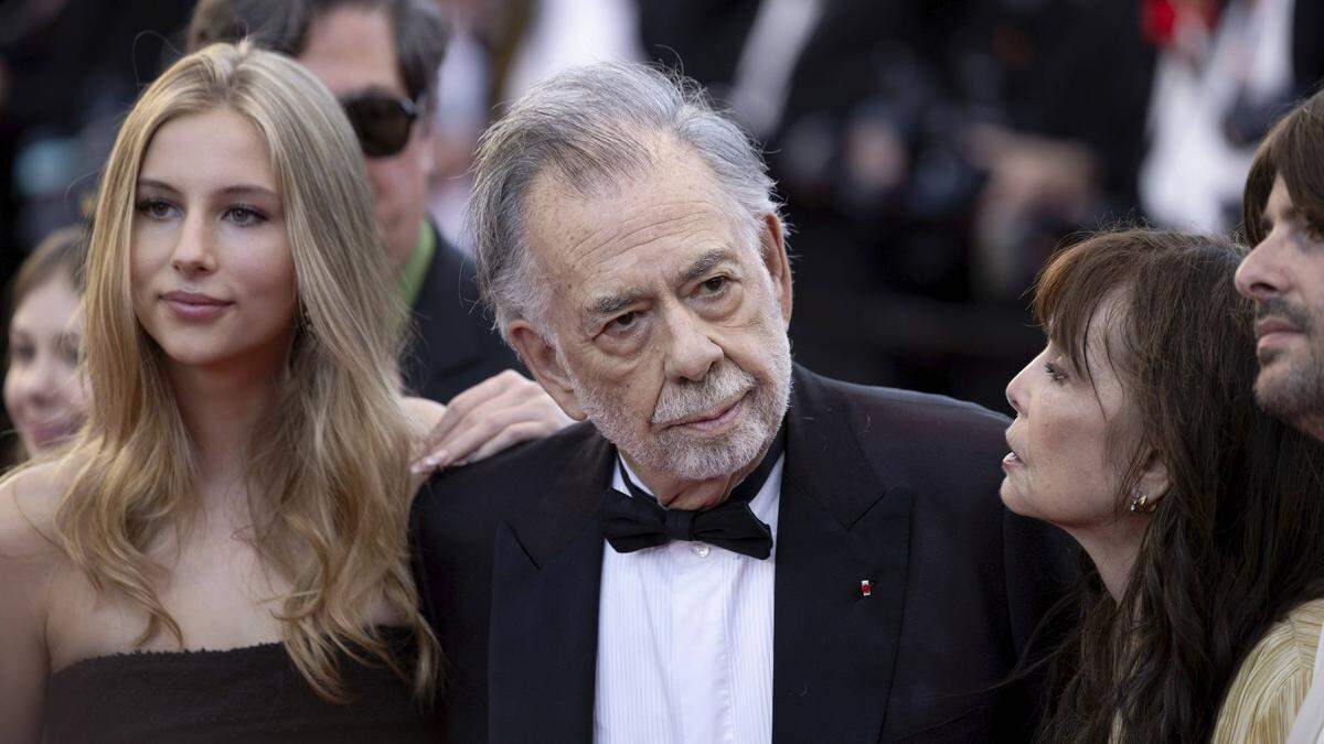 Regisseur Francis Ford Coppola mit seiner Enkelin Romy Croquet Mars (links), und seiner Tochter Sofia Coppola beim 77. Cannes International Film Festival, das vom 14 bis 25 May 2024 stattfindet