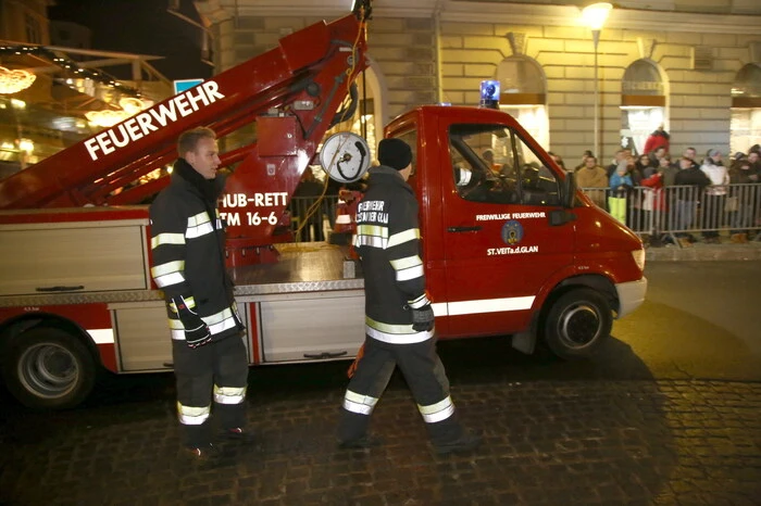 Übrigens: Für einen reibungslosen Ablauf sorgten 35 Feuerwehrleute, zwölf Security-Mitarbeiter, sechs private Straßenaufsichtsorgane, 13 Polizeibeamte, 25 Mitarbeiter vom Roten Kreuz sowie acht Organisatoren der Gemeinde St. Veit.