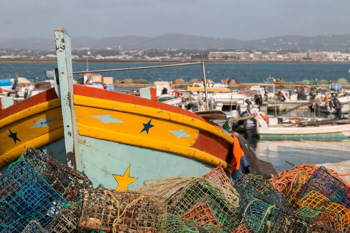 Authentisch ist auch die Ilha da Culatra mit dem gleichnamigen Fischerdorf. Die Fischer leben von ihren Muschelfeldern im Haff der Ria Formosa.