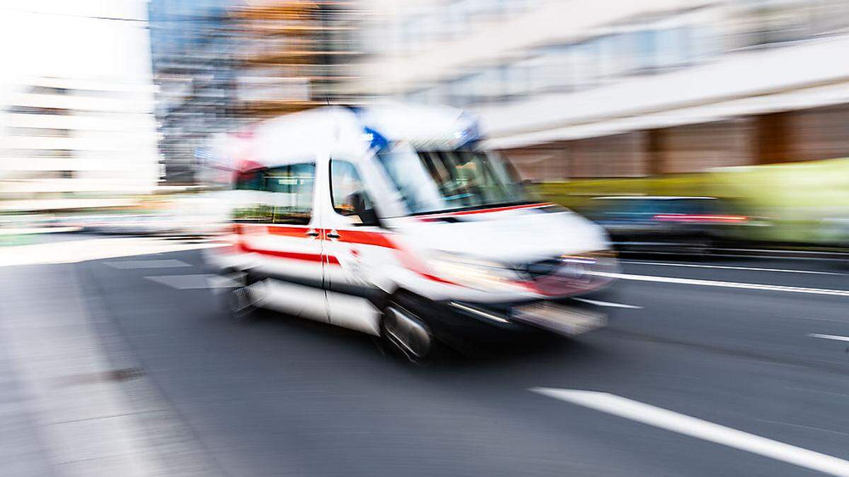 Sanitäterin hat sich im Rettungswagen angesteckt